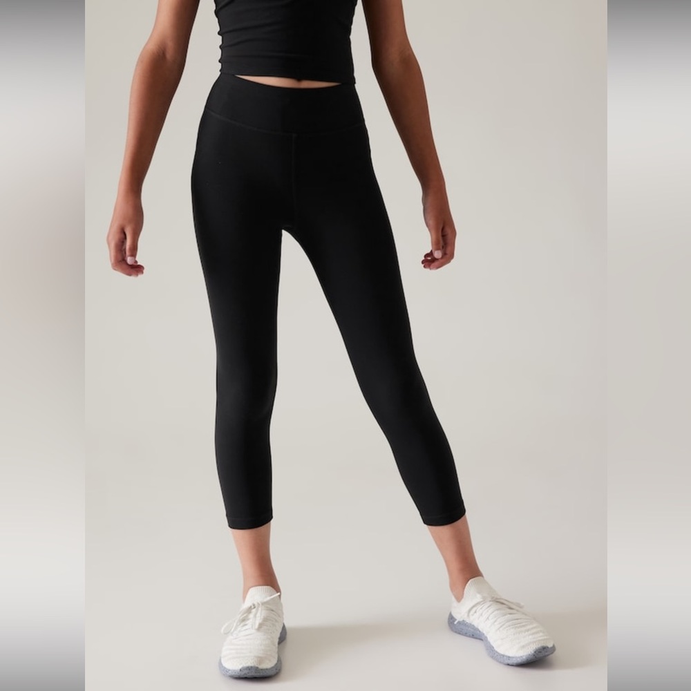 Athleta girl high rise power chit chat capri